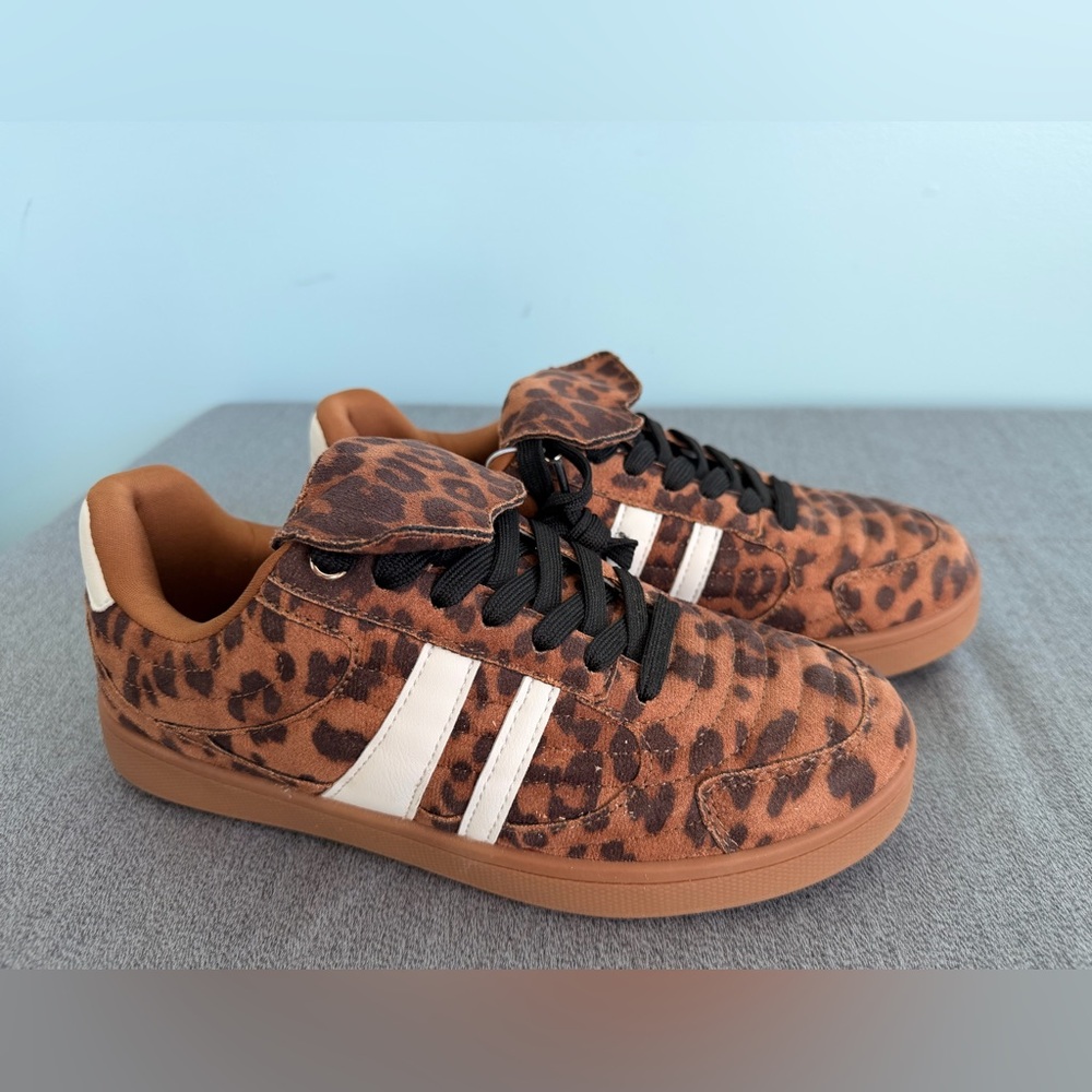 Steve Madden Genasis Leopard Sneakers Womens 7M Brown Animal Print Gum Sole New